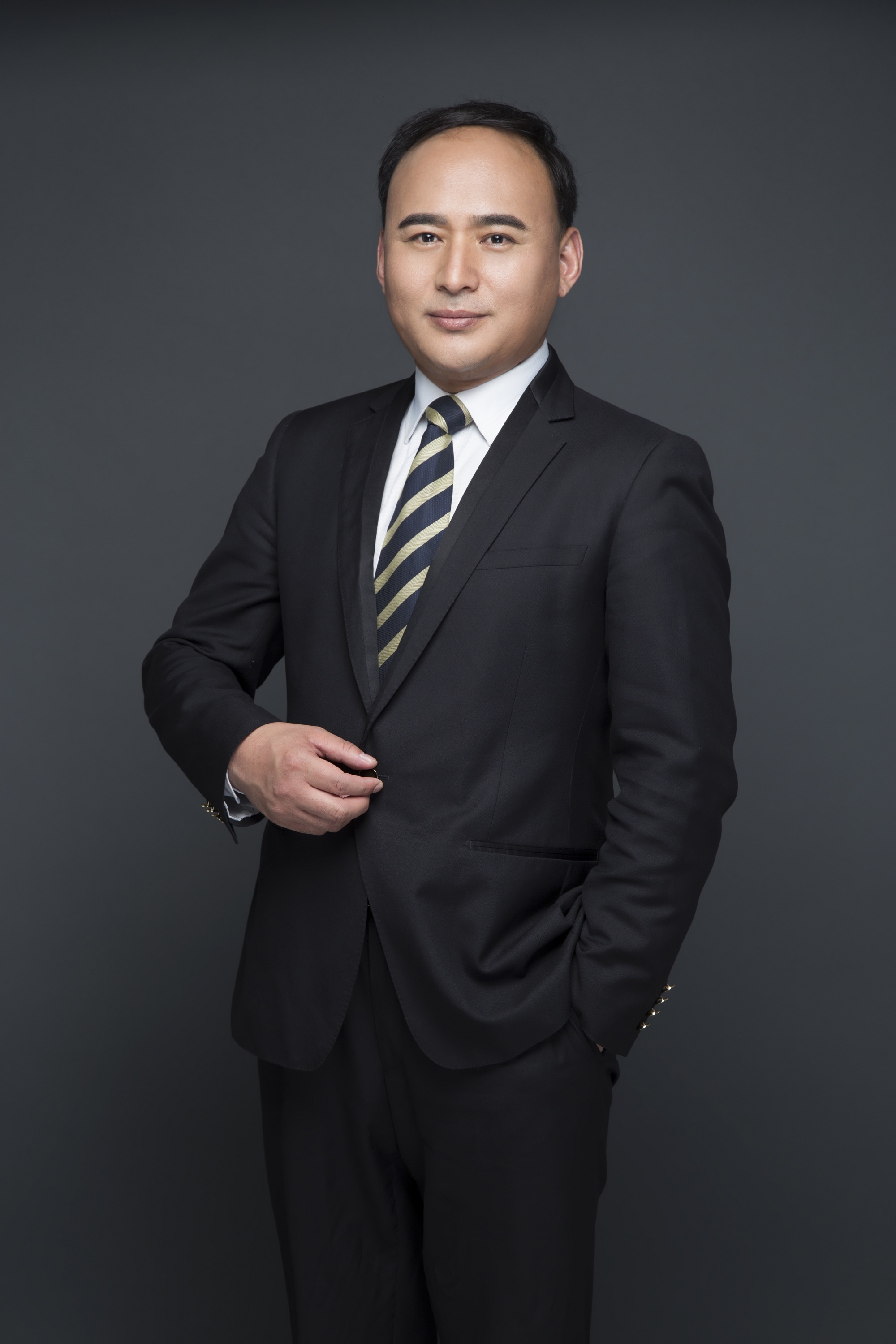杨树勋灯光与摄影艺术负责人